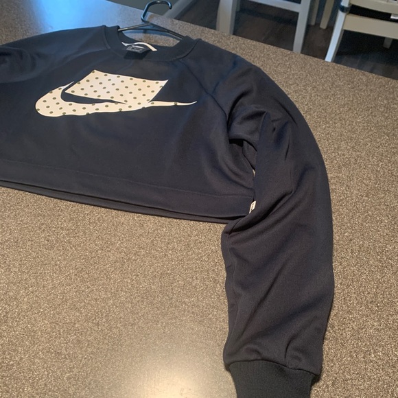 Nike Cropped Sweatshirt for Women Size Small. See pics for Measurements. - Picture 3 of 10